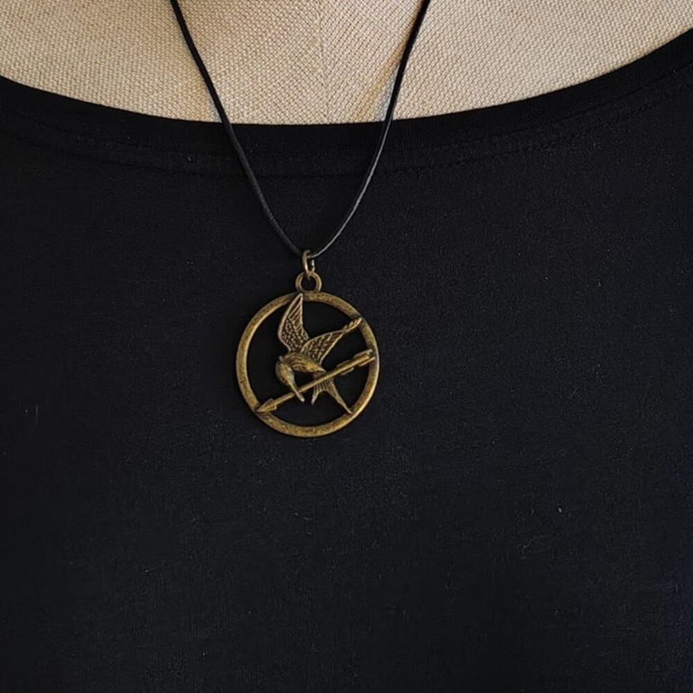 HUNGER GAMES - LIONSGATE FILMS - PENDANT NECKLACE - MOCKINGJAY